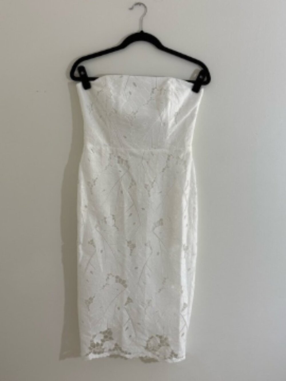 White House Black Market Size 6 Strapless White Dress